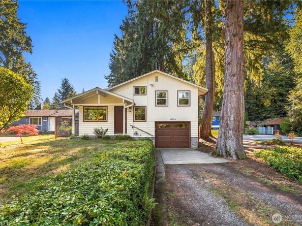 18709 Ballinger Way NE, Lake Forest Park WA 98155