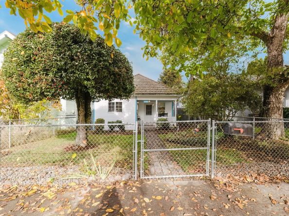 1738 5th Street, Bremerton WA 98337