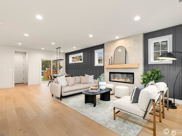 3032 NE Blakeley Street, Seattle WA 98105