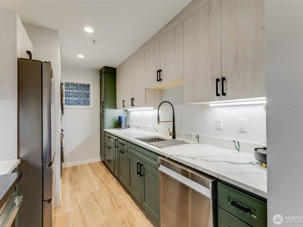 1504 Aurora Avenue N 110, Seattle WA 98109