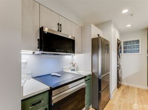 1504 Aurora Avenue N 110, Seattle WA 98109