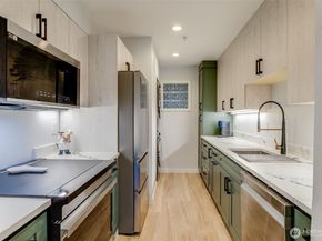 1504 Aurora Avenue N 110, Seattle WA 98109