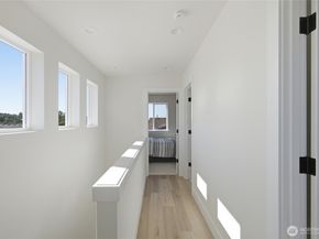 9323 Marcus Avenue S B, Seattle WA 98118