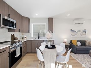 9323 Marcus Avenue S B, Seattle WA 98118
