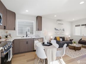 9323 Marcus Avenue S B, Seattle WA 98118