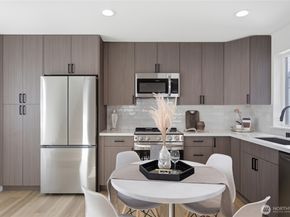 9323 Marcus Avenue S B, Seattle WA 98118