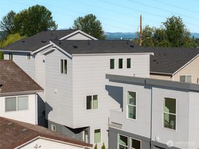 9323 Marcus Avenue S B, Seattle WA 98118