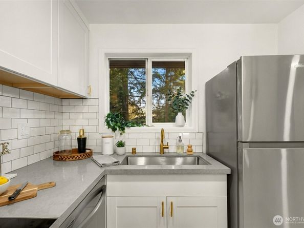 14527 NE 40th Street G104, Bellevue WA 98007