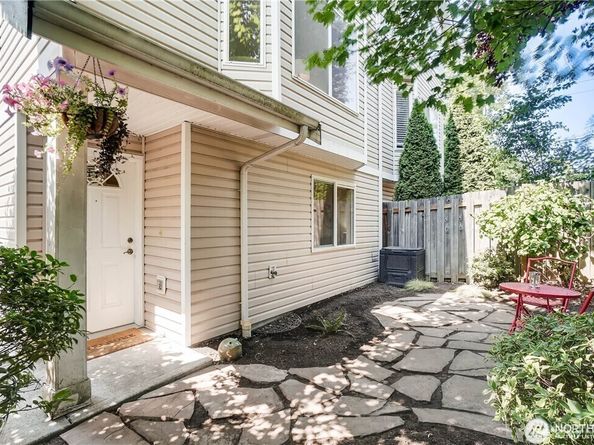 1417 N 97th Street, Seattle WA 98103
