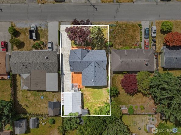 8527 9th Avenue SE, Everett WA 98208