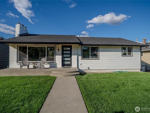 7716 S Mission Drive, Seattle WA 98178