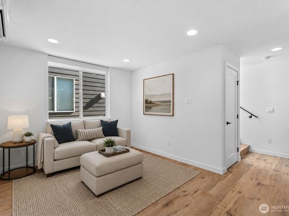 11824 31st Place NE, Seattle WA 98125