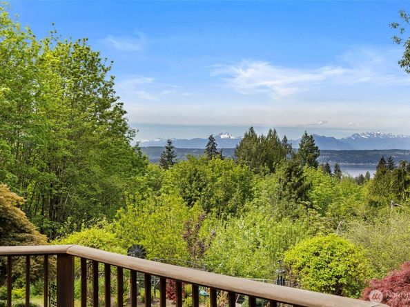 144 NE Clearview Lane, Bremerton WA 98310