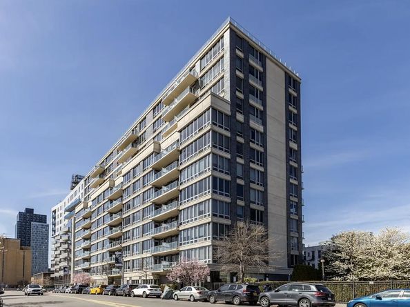 5-49 Borden Avenue 3C, Queens NY 11101