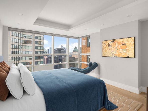 146 West 57th Street 67T, New York NY 10019