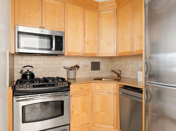 201 East 77th Street 11E, New York NY 10075