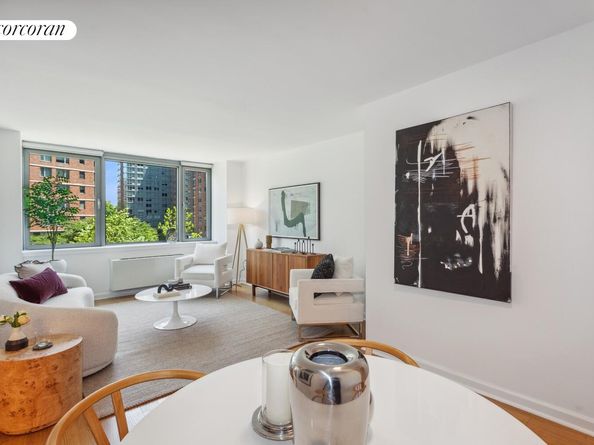 425 Main Street 9T, New York NY 10044