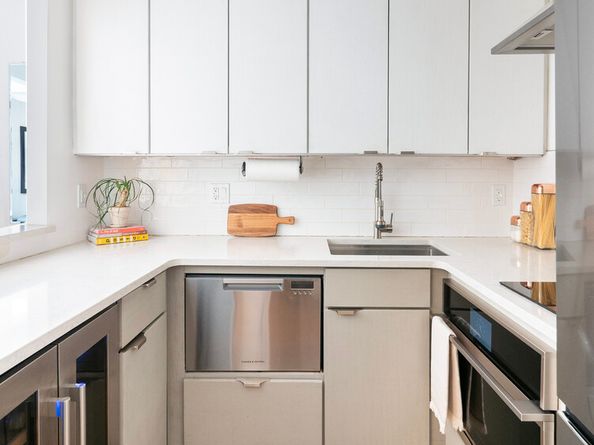 56 Pine Street 15A, New York NY 10005