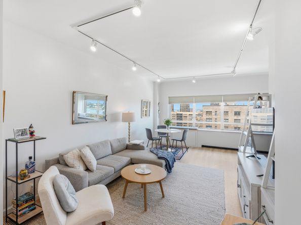 170 West End Avenue 30M, New York NY 10023