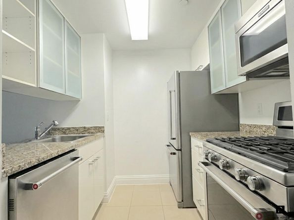 210 Warren Street 6C, New York NY 10282
