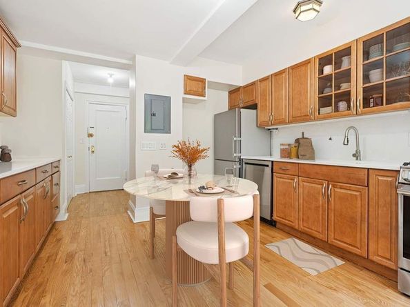 333 East 53rd Street 1F, New York NY 10022