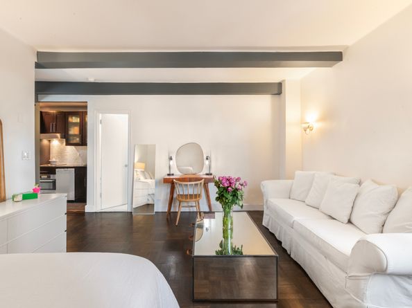 24 5th Avenue 1225, New York NY 10011