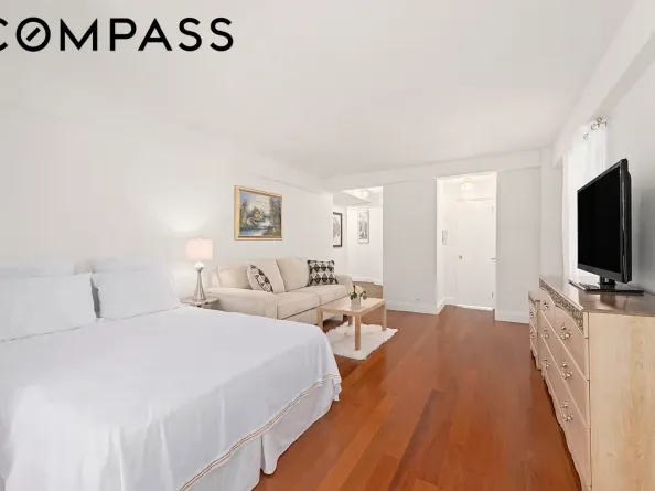 225 East 46th Street 8J, New York NY 10017