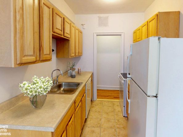 1100 Grand Concourse 1D, Bronx NY 10451