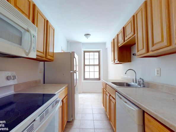 1100 Grand Concourse 1D, Bronx NY 10451