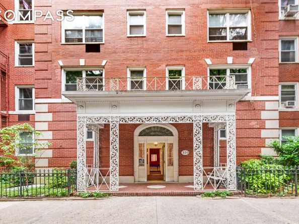 310 West 55th Street 6K, New York NY 10019