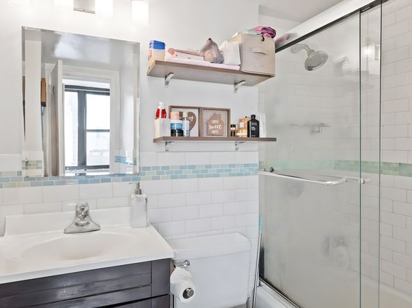 225 East 36th Street 15A, New York NY 10016