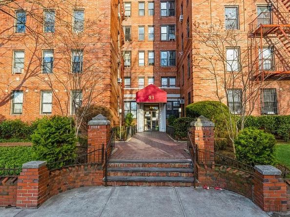 81 Ocean Parkway 5P, Brooklyn NY 11218