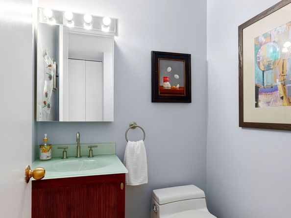 393 West 49th Street 5C, New York NY 10019