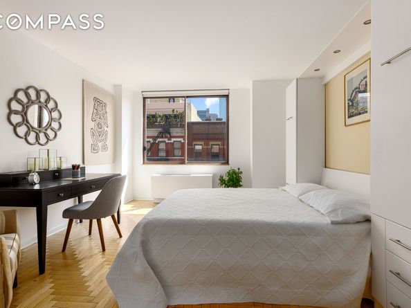 393 West 49th Street 5C, New York NY 10019