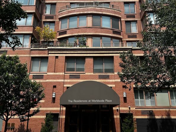 393 West 49th Street 5C, New York NY 10019