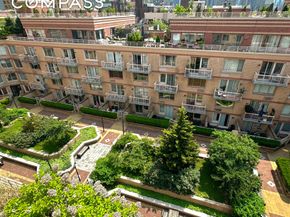 393 West 49th Street 5C, New York NY 10019