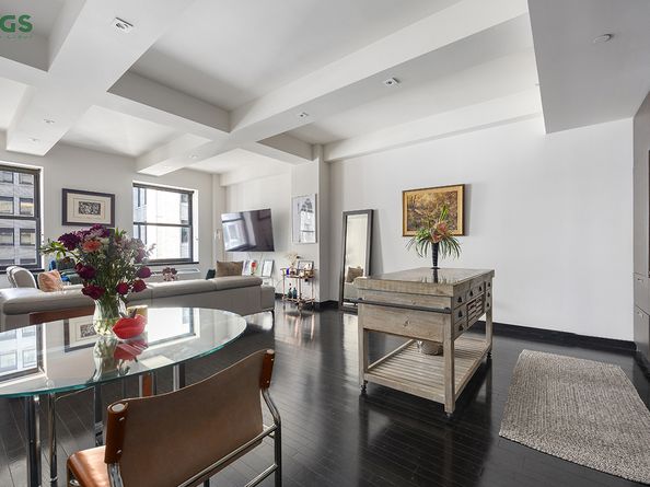 20 Pine Street 2207, New York NY 10005