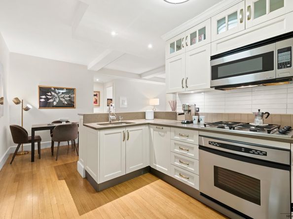 27 West 72nd Street 301, New York NY 10023