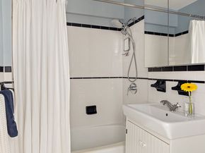 599 East 7th Street 1E, Brooklyn NY 11218