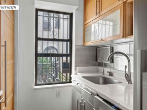 179 Ocean Parkway 1E, Brooklyn NY 11218