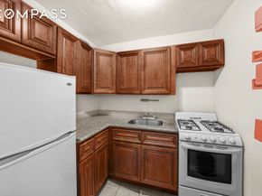 185 Hall Street 1607, Brooklyn NY 11205