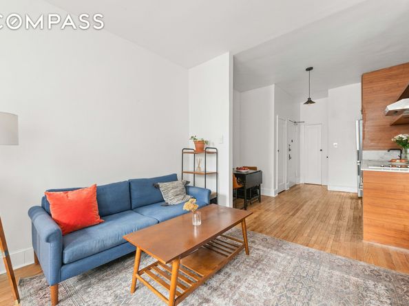 215 East 29th Street 33, New York NY 10016