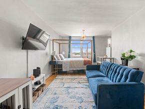 46-01 39th Avenue 509, Queens NY 11104