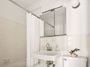 15 Charles Street 2H, New York NY 10014