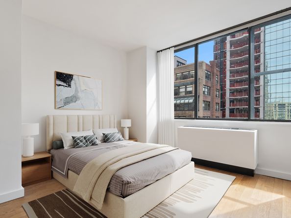 301 East 45th Street 19C, New York NY 10017