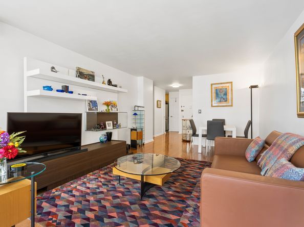 220 East 57th Street 14H, New York NY 10022