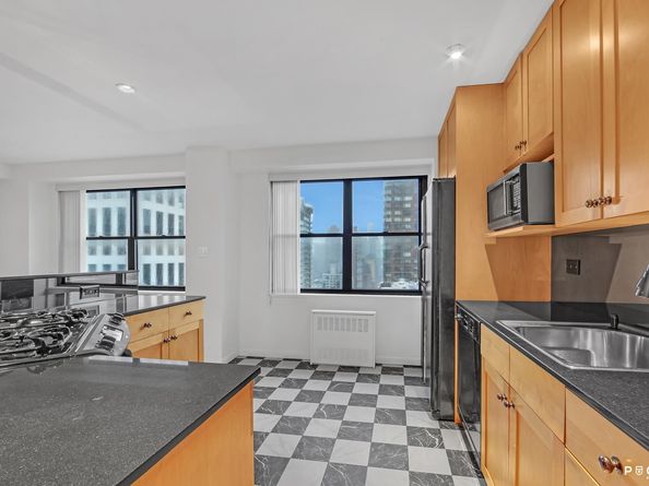 345 East 80th Street 24F, New York NY 10075