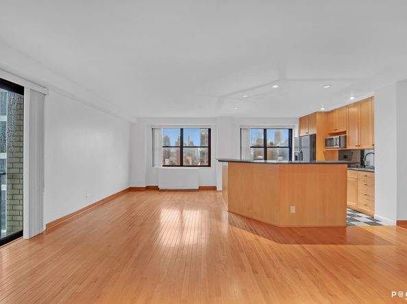 345 East 80th Street 24F, New York NY 10075