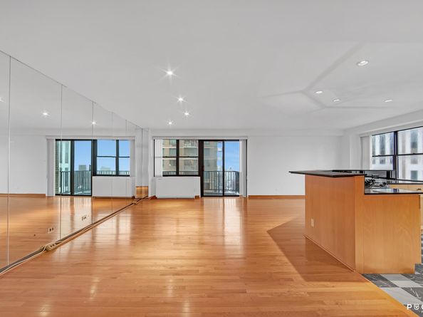 345 East 80th Street 24F, New York NY 10075