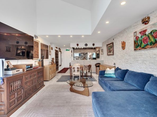 91-16 Shore Front Parkway 6H, Queens NY 11693